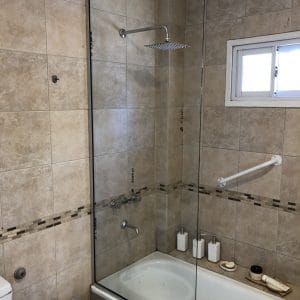 MAMPARA FIJA PARA BAÑO BLINDEX™ 0,80X1,80m TRANSPARENTE